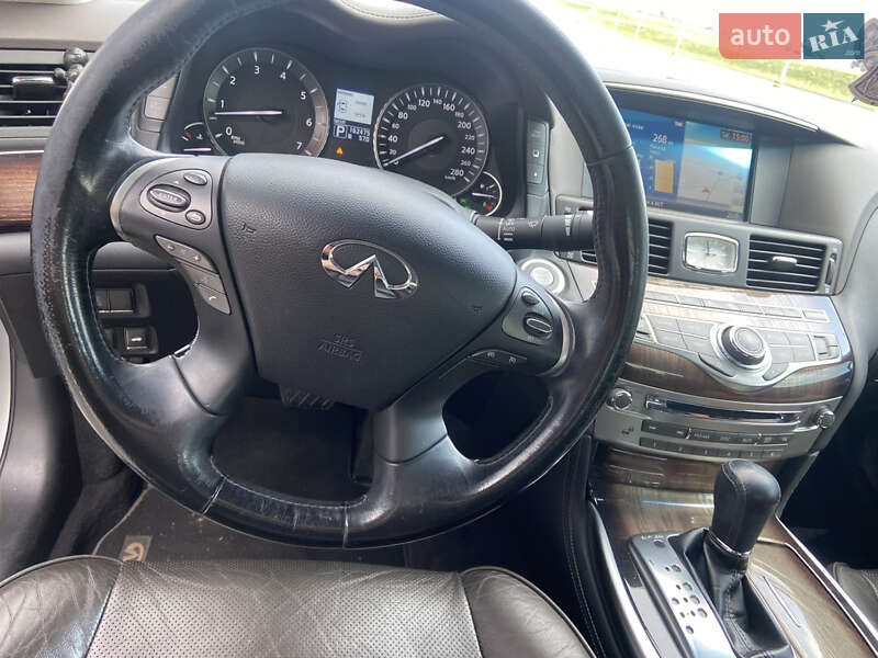 Седан Infiniti M30 2011 в Львові