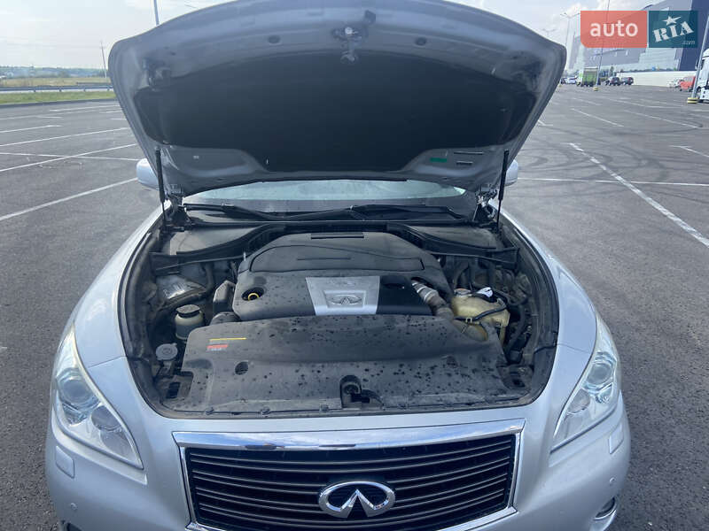 Седан Infiniti M30 2011 в Львові