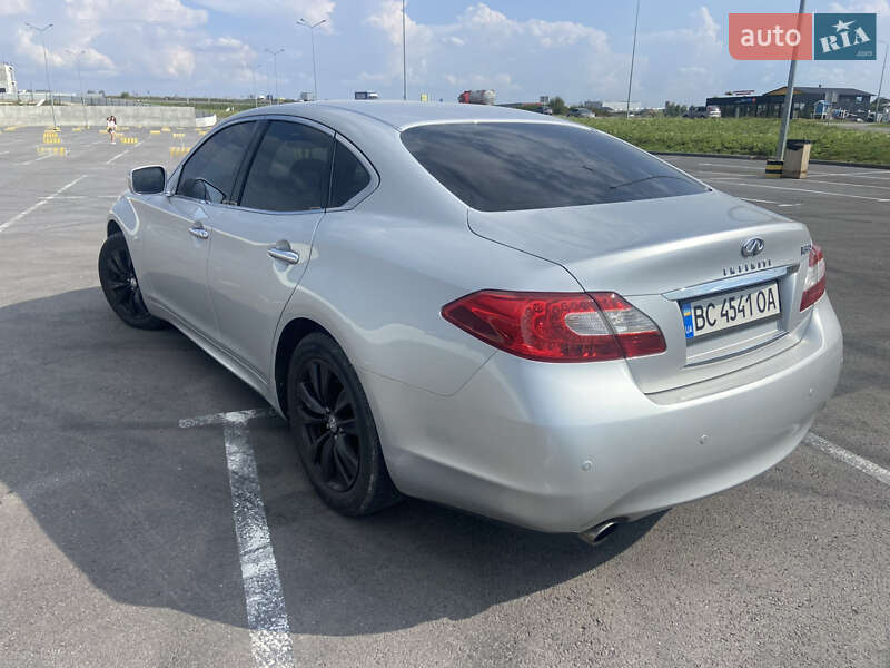 Седан Infiniti M30 2011 в Львові