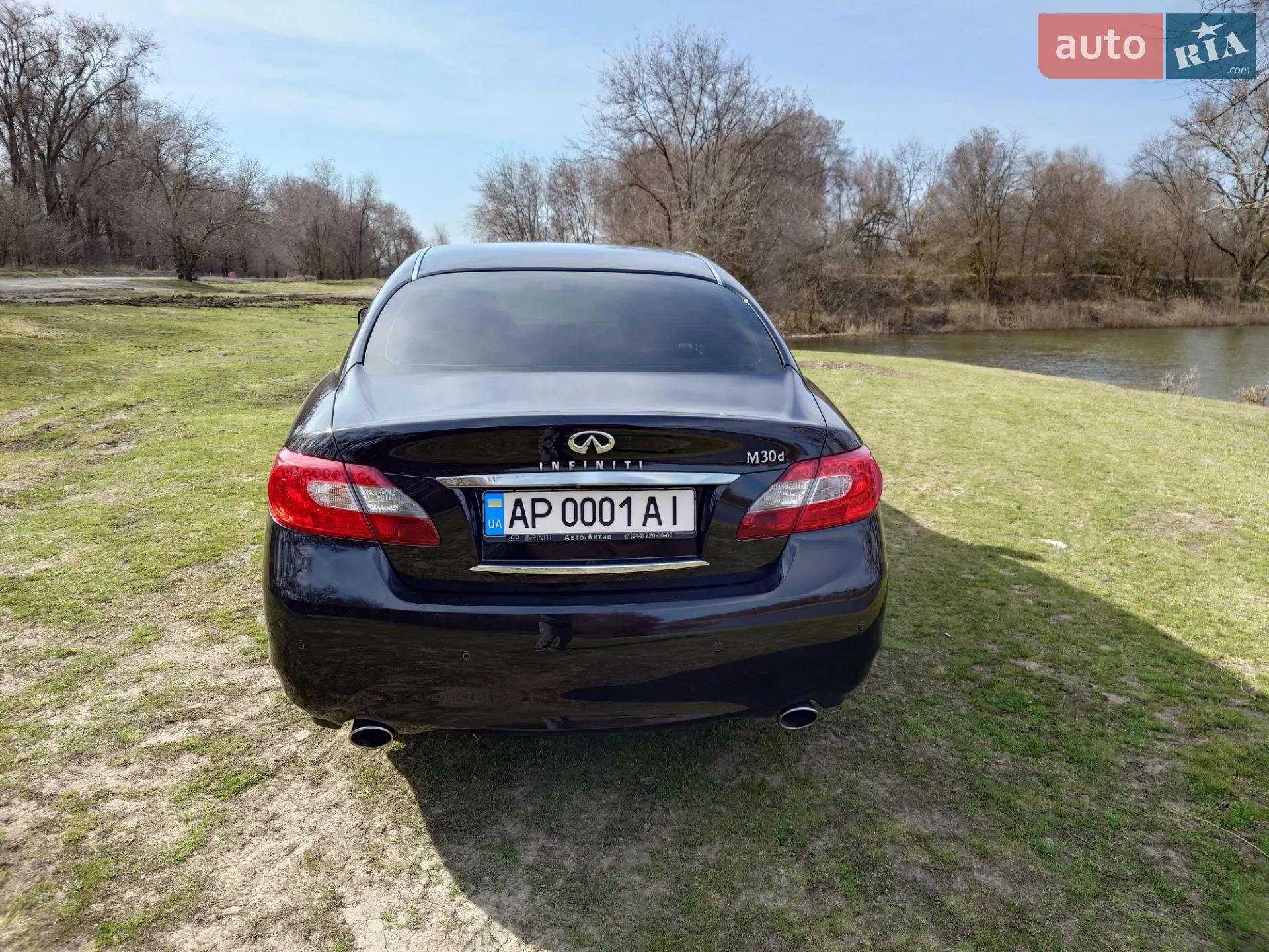 2011 Infiniti M - мініатюра 6