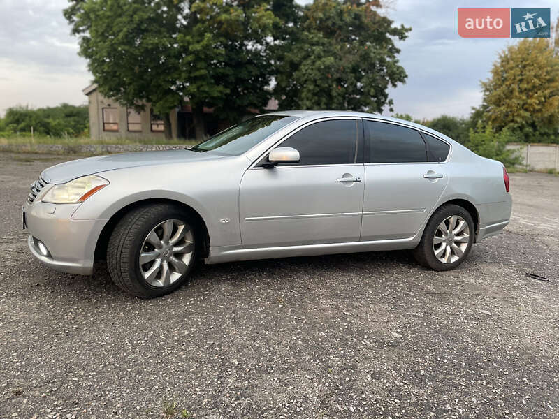 Седан Infiniti M35 2007 в Валках