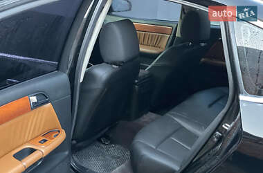Седан Infiniti M35 2005 в 