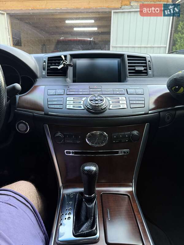 Седан Infiniti M35 2008 в Дніпрі