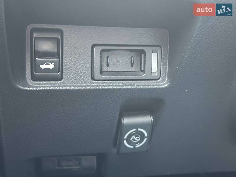 Седан Infiniti M35 2010 в Киеве