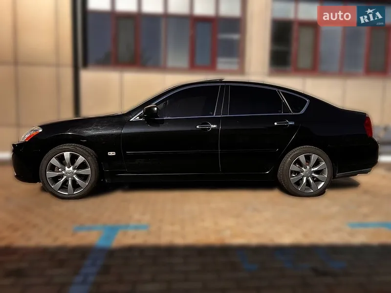 Infiniti M35