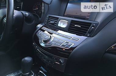 Седан Infiniti M37 2013 в 