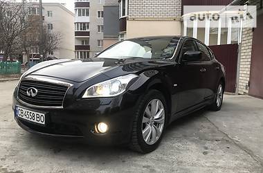 Седан Infiniti M37 2013 в 