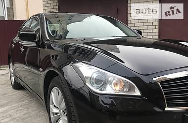 Седан Infiniti M37 2013 в 