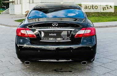 Седан Infiniti M37 2013 в 