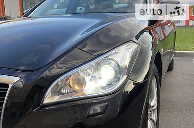 Седан Infiniti M37 2013 в 