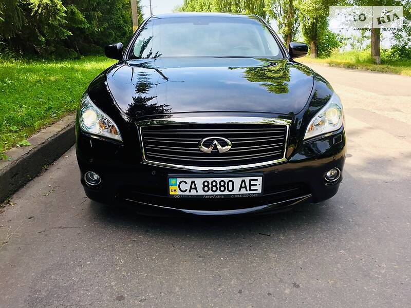 Седан Infiniti M37 2013 в 