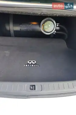 Infiniti M37 2011