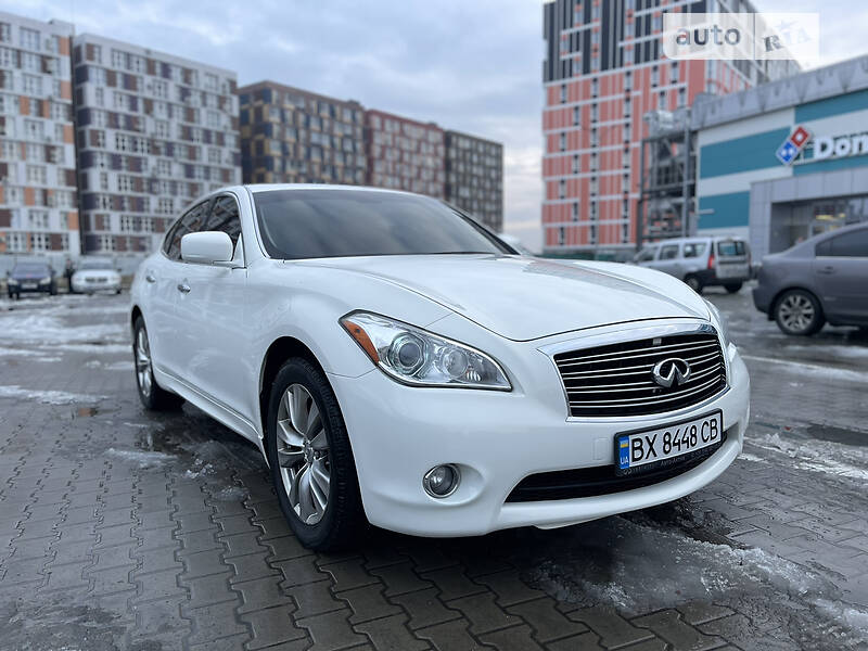 Седан Infiniti M37 2013 в 