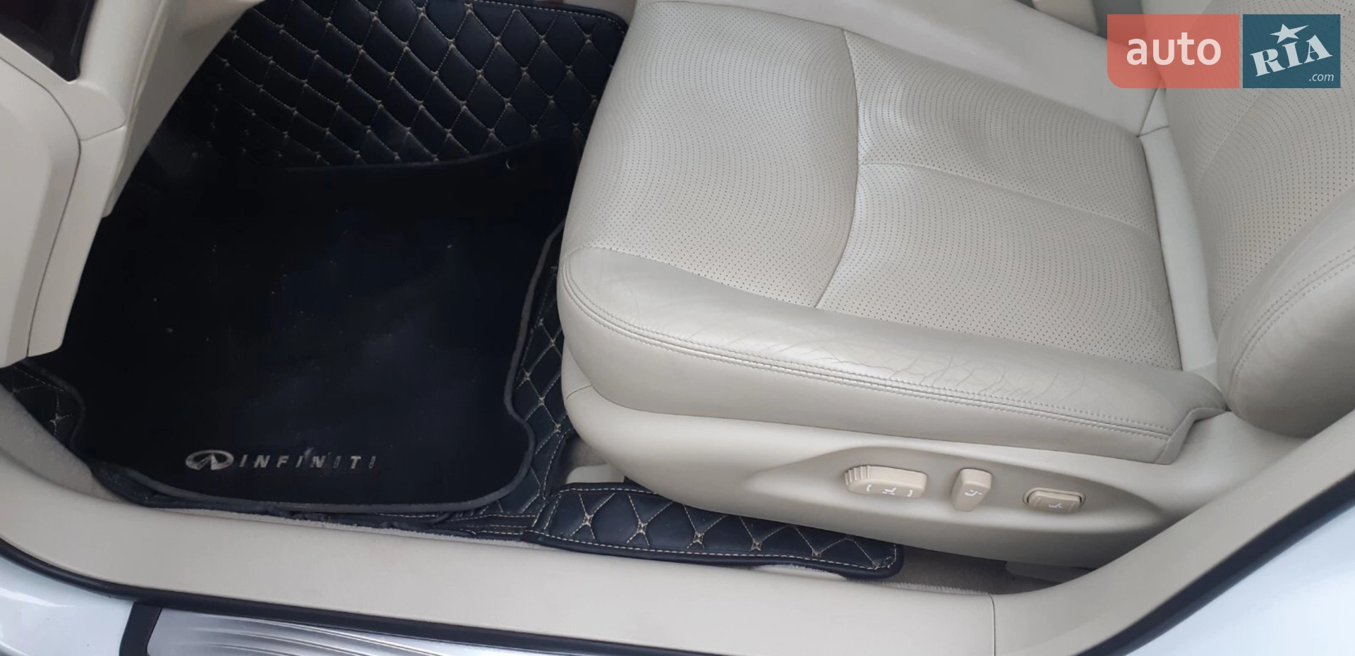 2011 Infiniti M - мініатюра 7