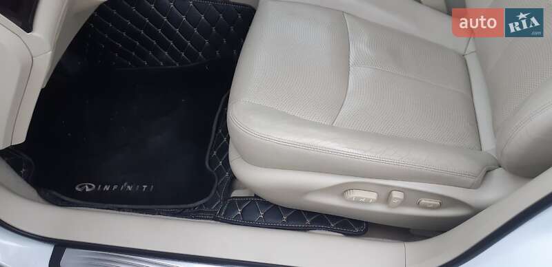 Седан Infiniti M37 2011 в Одессе