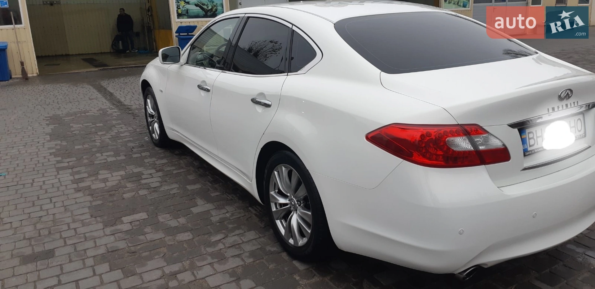 2011 Infiniti M - мініатюра 9
