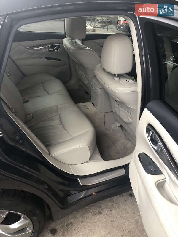 Седан Infiniti M37 2011 в Києві