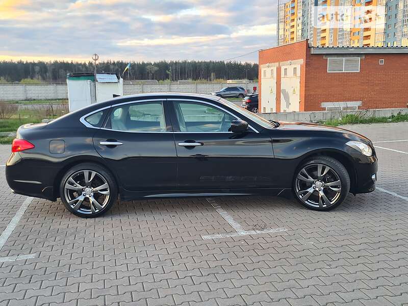 Седан Infiniti M37 2010 в Киеве