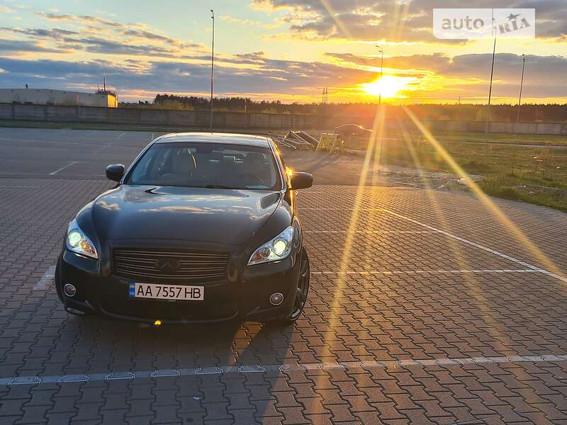 Седан Infiniti M37 2010 в Киеве