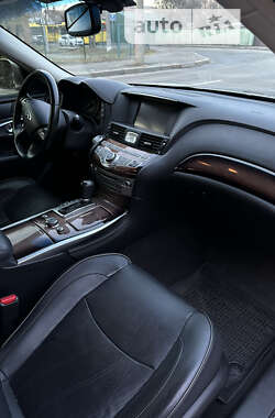 Седан Infiniti M37 2013 в 