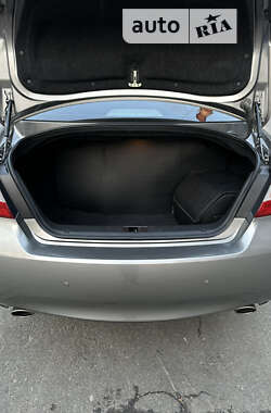 Седан Infiniti M37 2013 в 