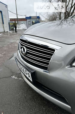 Седан Infiniti M37 2013 в 
