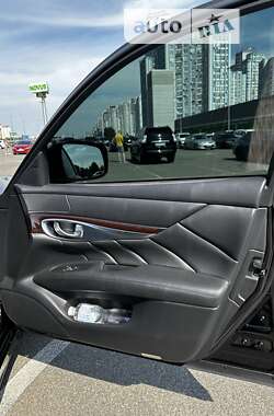 Седан Infiniti M37 2013 в 