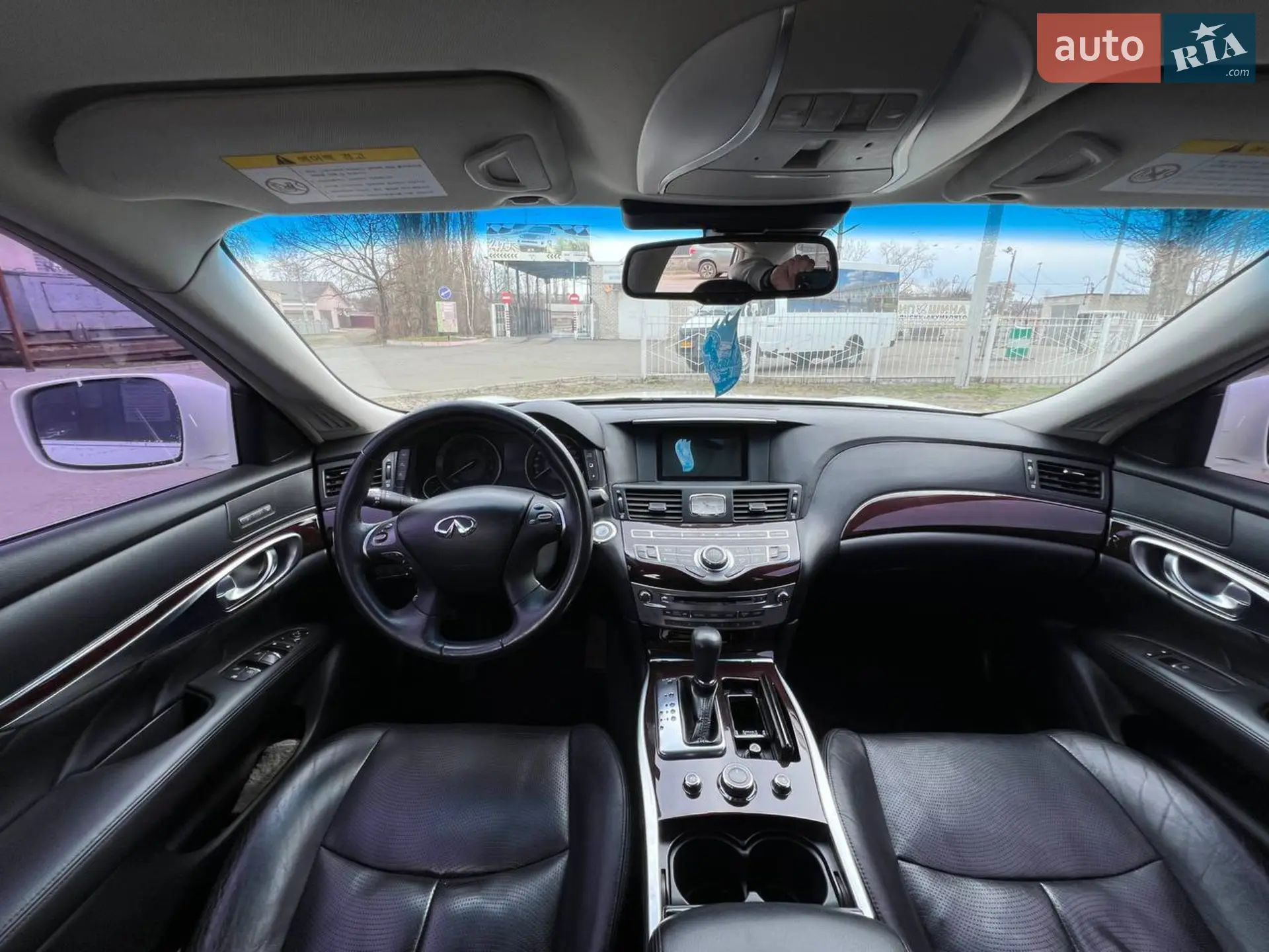 2010 Infiniti M - мініатюра 9
