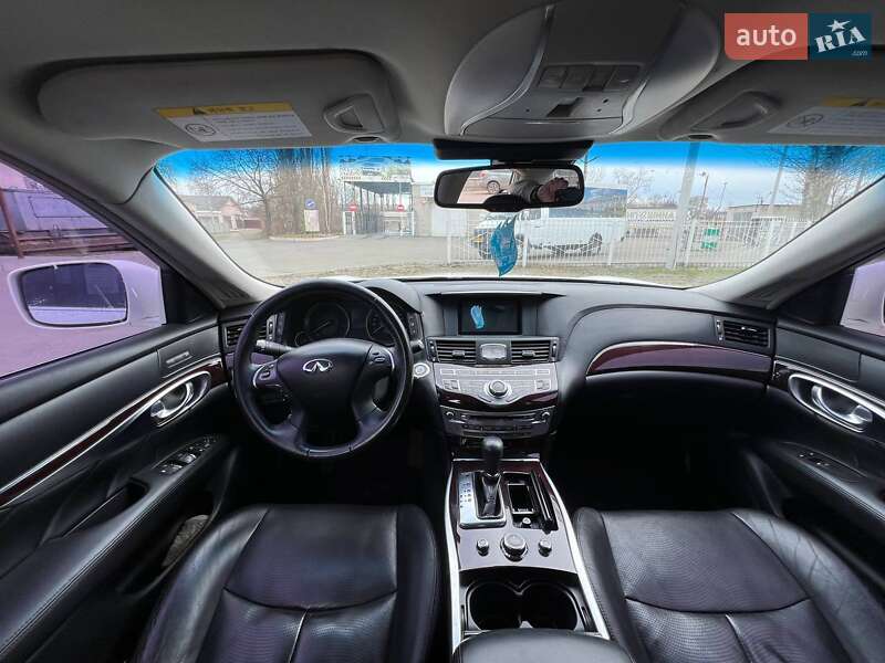 Седан Infiniti M37 2010 в Кременчуці