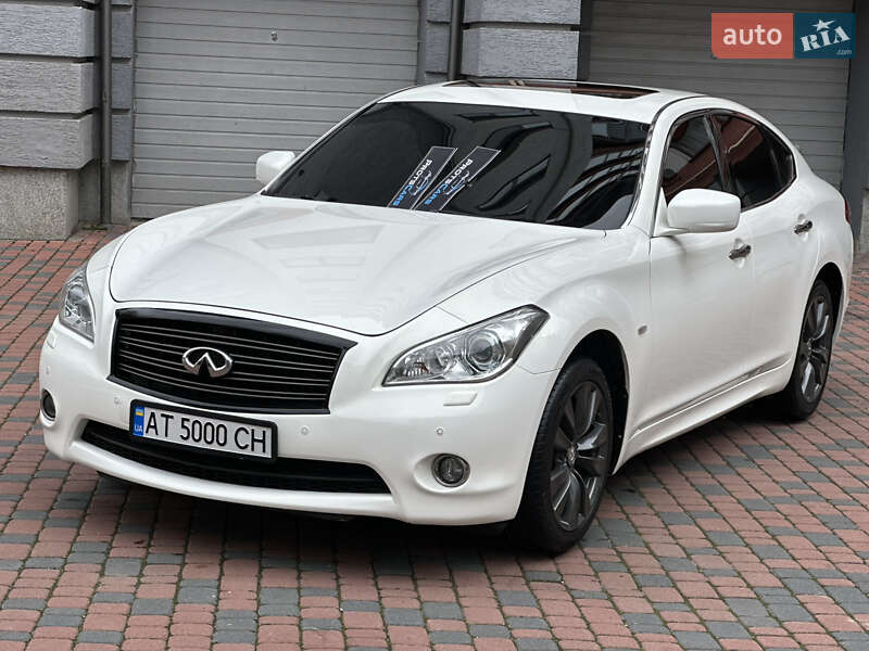 Седан Infiniti M37 2013 в Ивано-Франковске