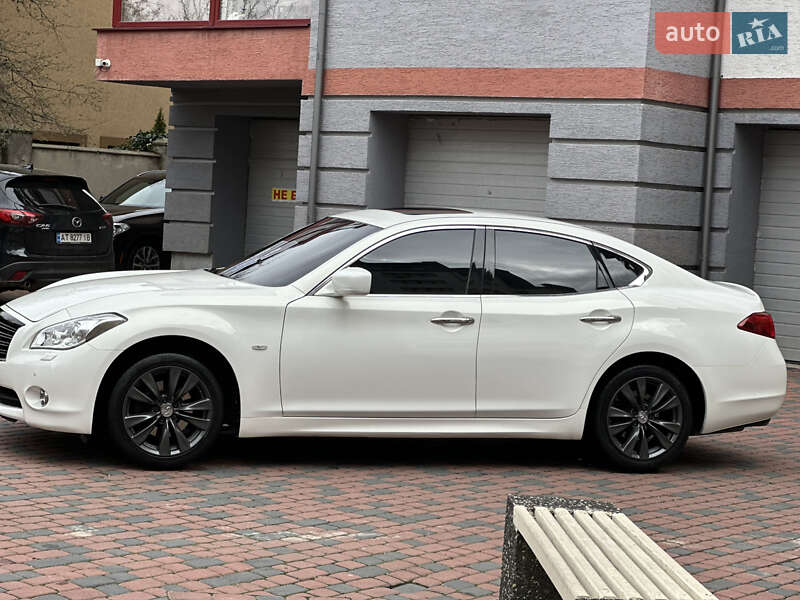 Седан Infiniti M37 2013 в Ивано-Франковске