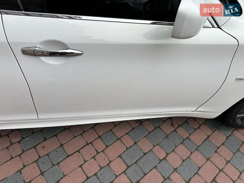 Седан Infiniti M37 2013 в Ивано-Франковске