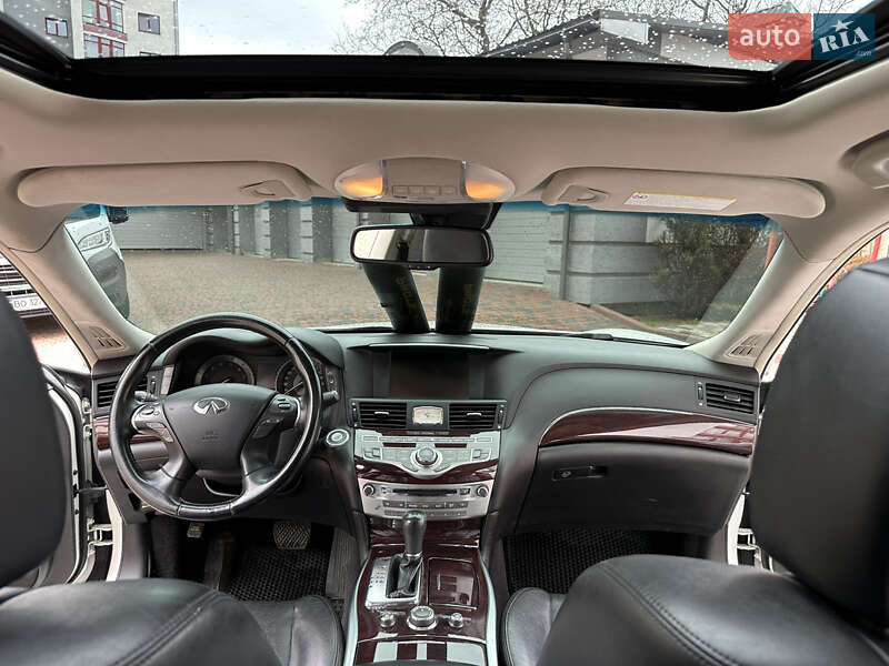 Седан Infiniti M37 2013 в Ивано-Франковске