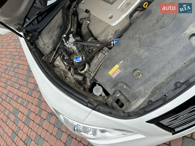 Седан Infiniti M37 2013 в Ивано-Франковске