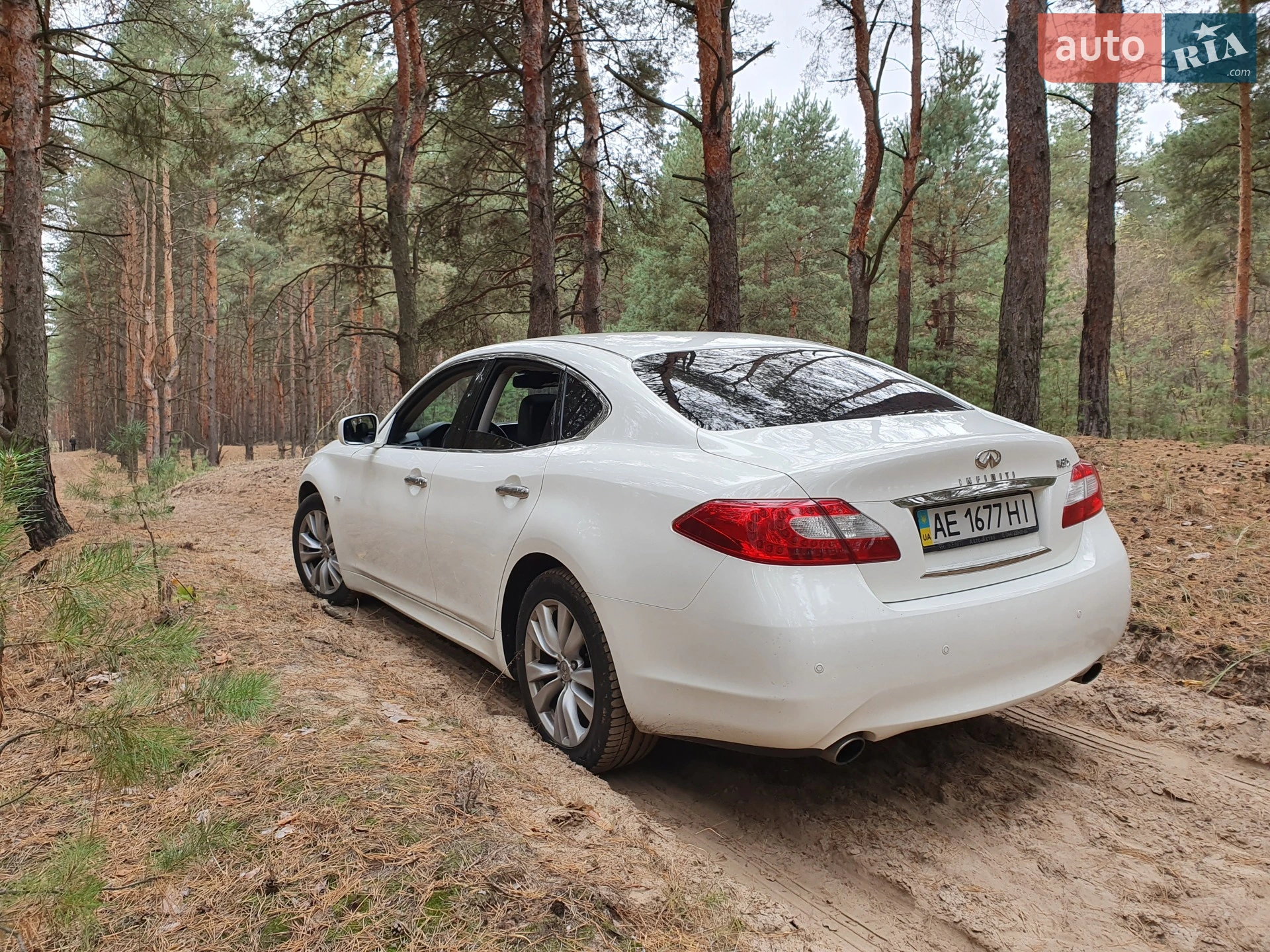 2011 Infiniti M - мініатюра 2