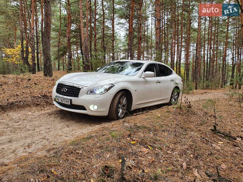 Седан Infiniti M37 2011 в Днепре