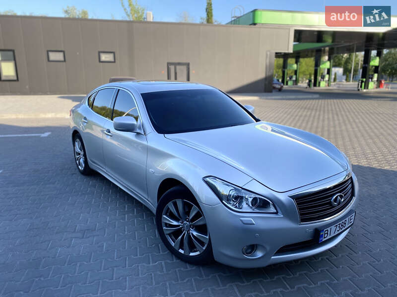 Infiniti M37 2012