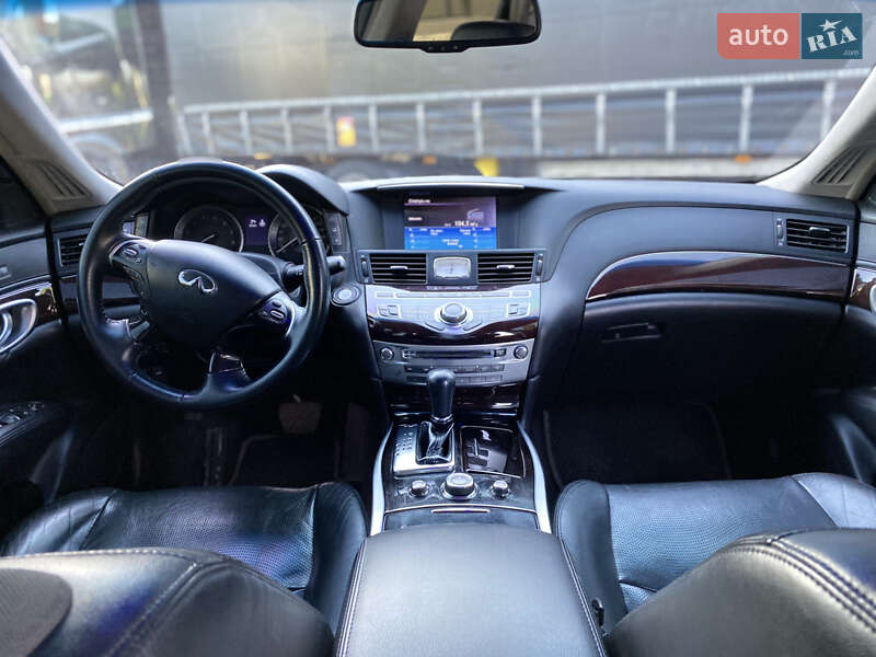 Седан Infiniti M37 2012 в Кременчуці