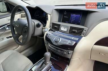Седан Infiniti M37 2011 в 