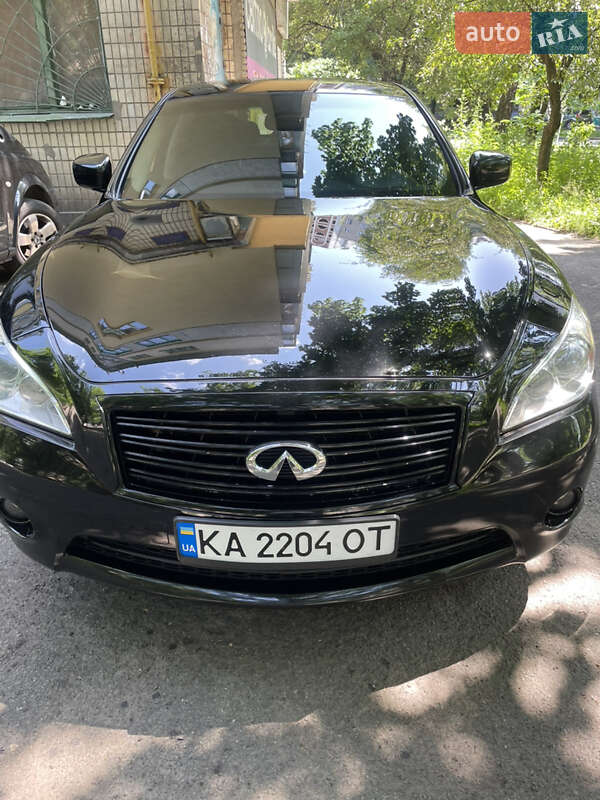 Седан Infiniti M37 2013 в 