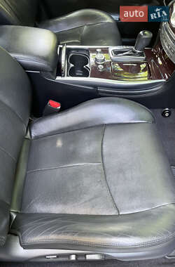 Седан Infiniti M37 2013 в 