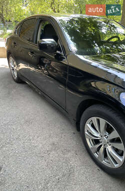 Седан Infiniti M37 2013 в 