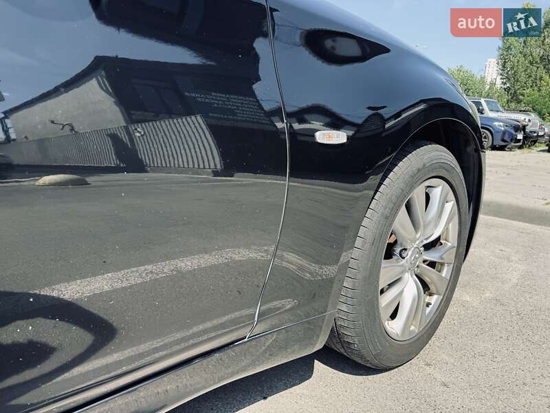 Седан Infiniti M37 2011 в Києві
