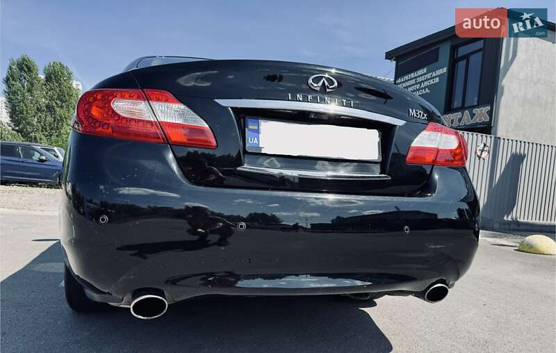 Седан Infiniti M37 2011 в Києві