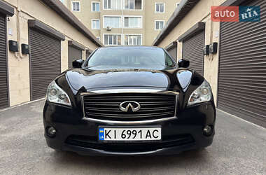 Седан Infiniti M37 2013 в Буче