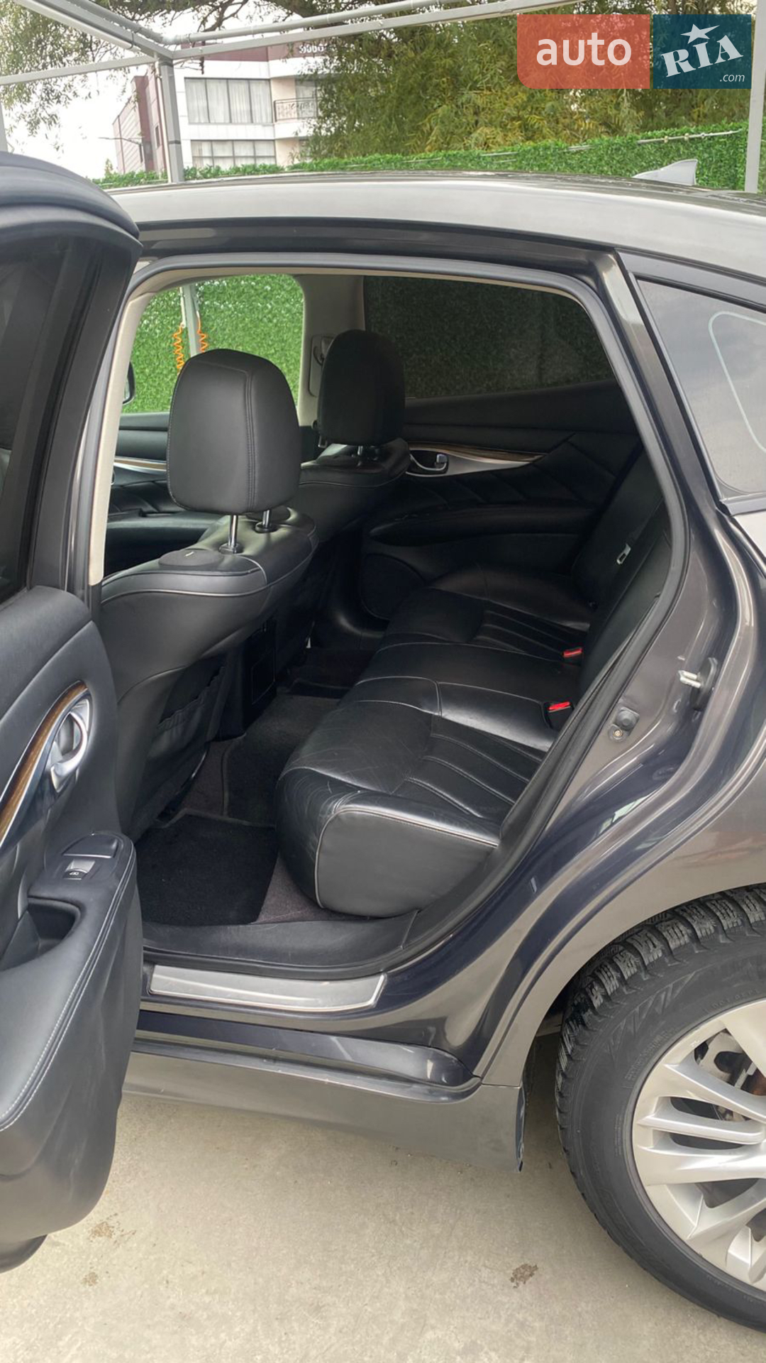 2011 Infiniti M - мініатюра 10