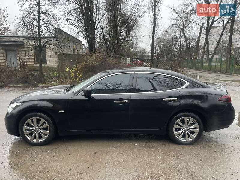 Седан Infiniti M37 2013 в Киеве