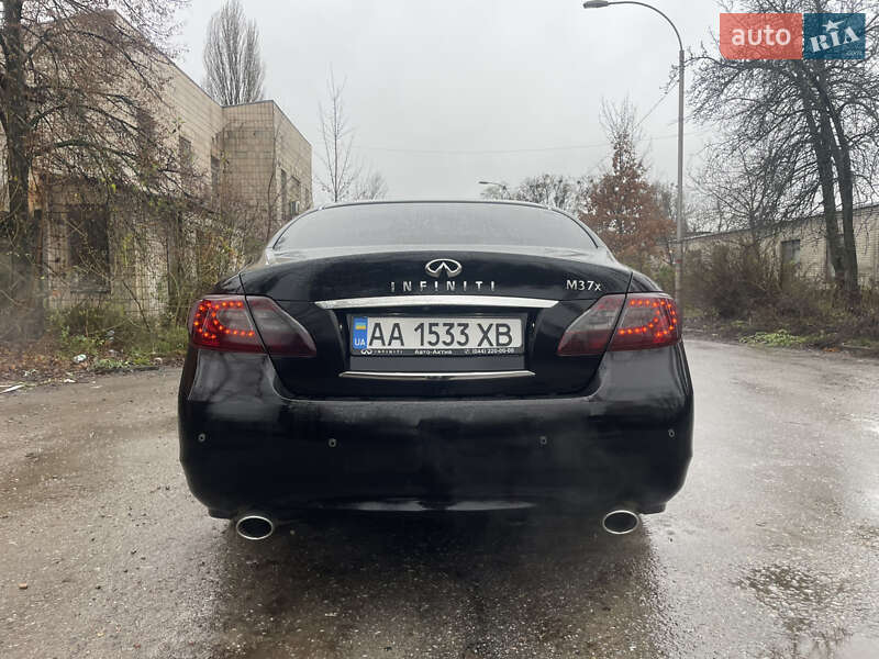 Седан Infiniti M37 2013 в Киеве