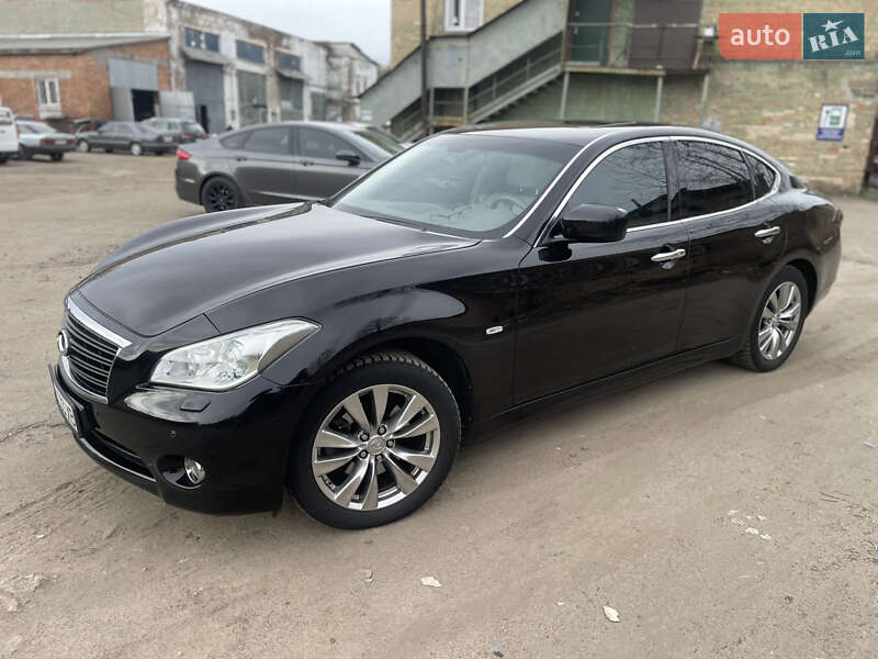 Седан Infiniti M37 2013 в Киеве