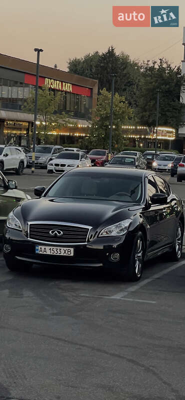 Седан Infiniti M37 2013 в Киеве